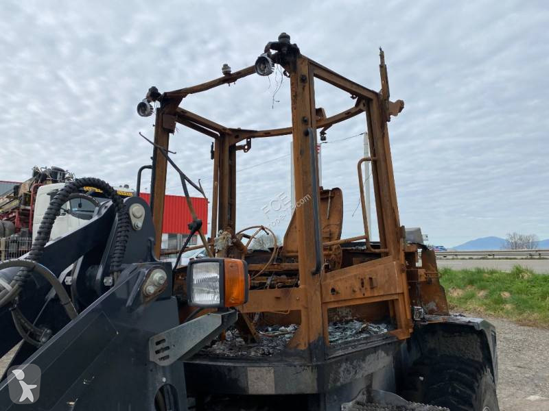 مُحمّلة Yanmar V 100 / Certificat CE endommagée