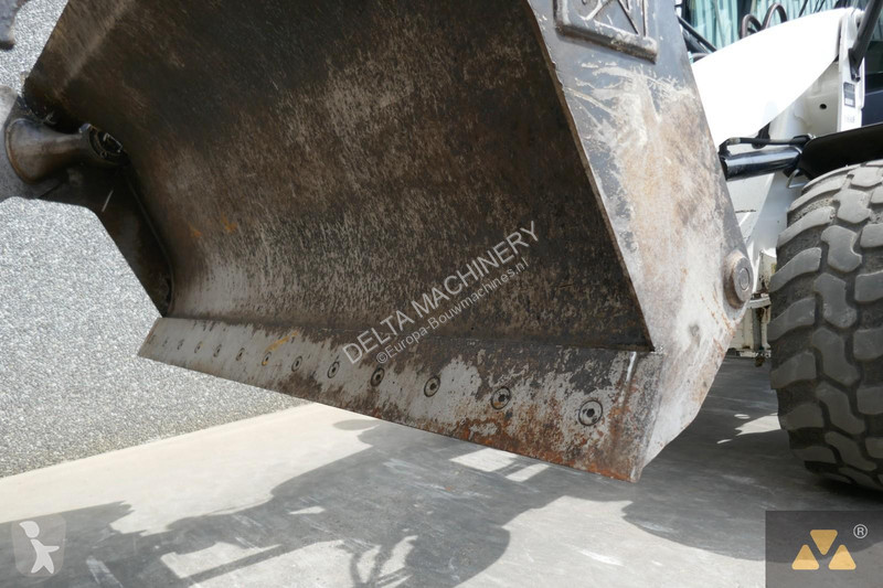 Shovel Caterpillar M