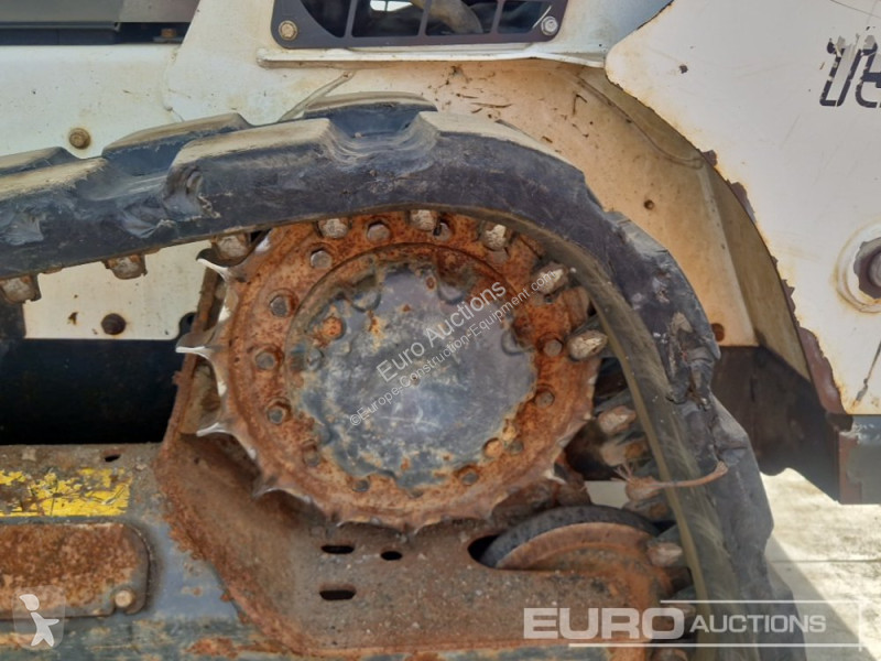 Shovel Bobcat T590