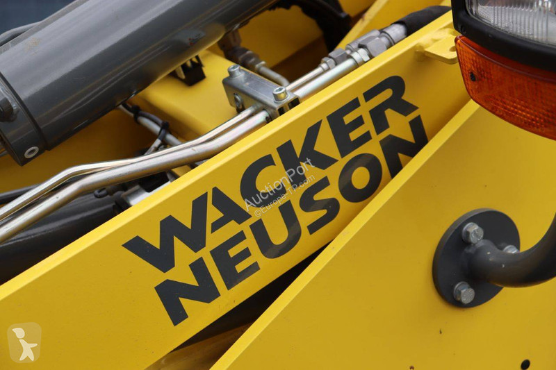 Pala cargadora Neuson WL25