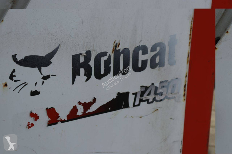 Shovel Bobcat T450