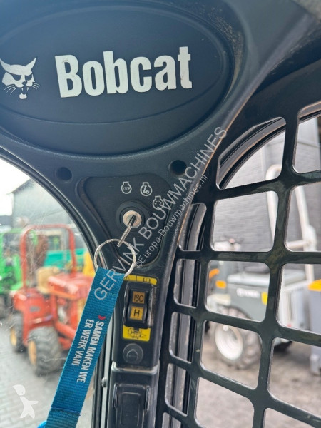 Shovel Bobcat