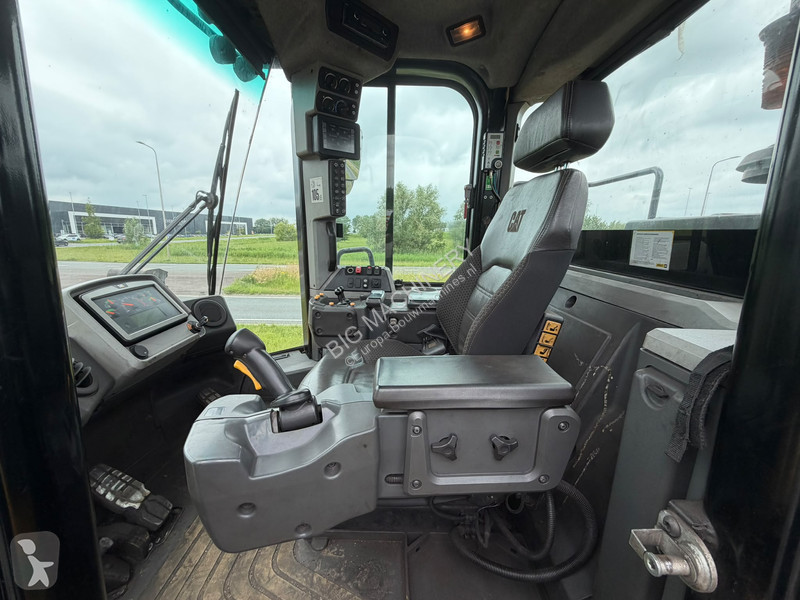 Nakladač Caterpillar 972M XE (TXX-54-D)