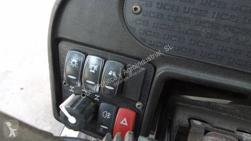 Nakladač JCB 531-70