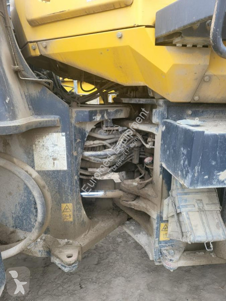 Nakladač Komatsu 7