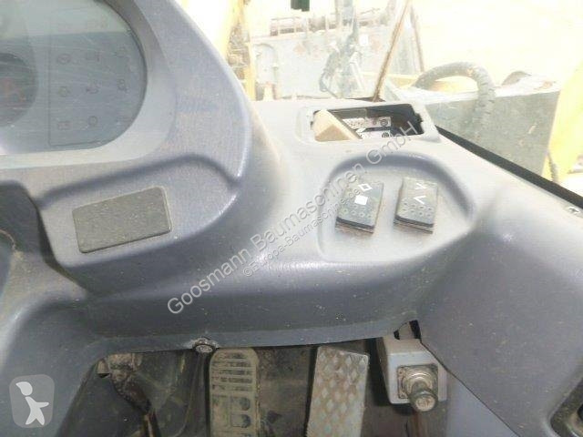 مُحمّلة Komatsu 3205