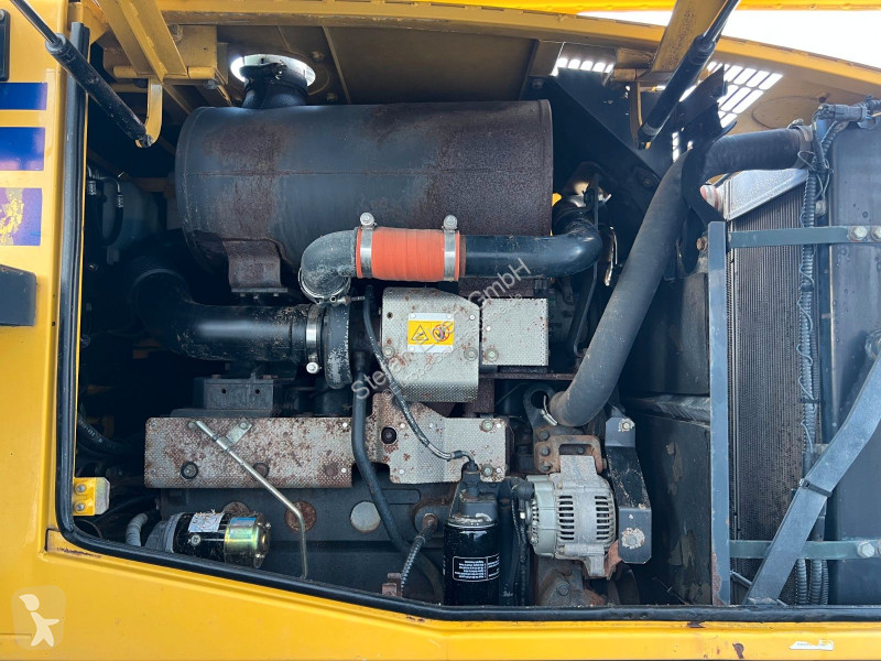 مُحمّلة Komatsu PT - 5H / 12.390h /