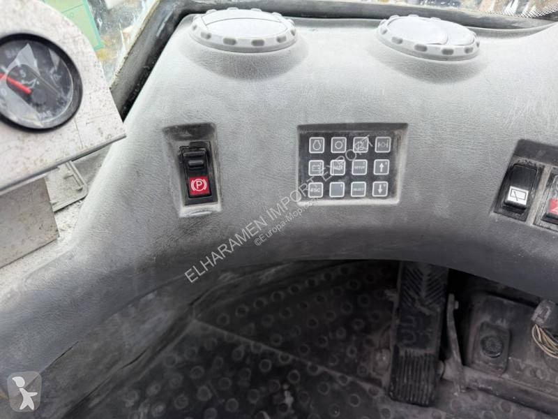 Pala cargadora Volvo 121 17000KG