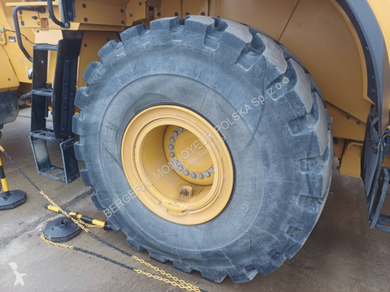 Nakladač Caterpillar 972