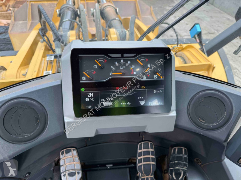 Nakladač Caterpillar 980
