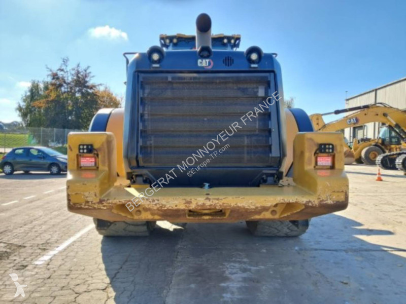 Nakladač Caterpillar 982M