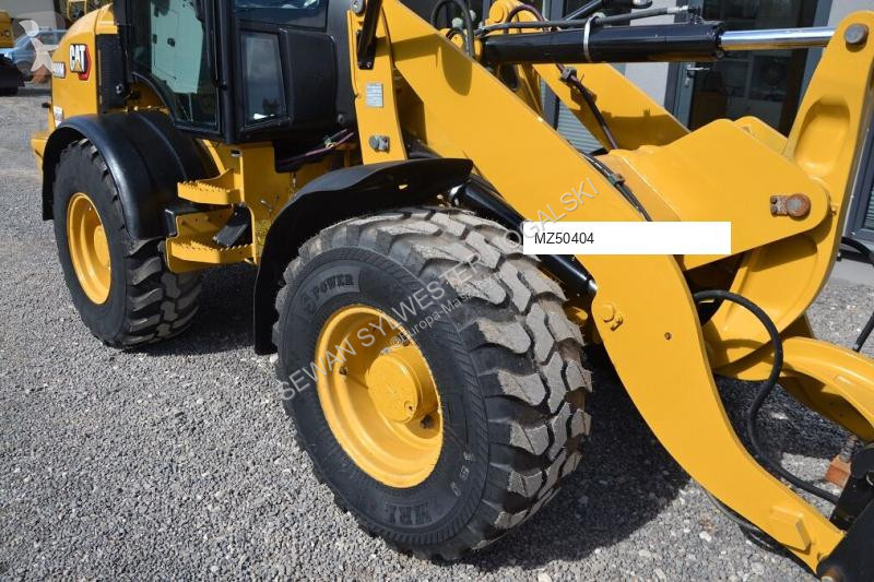 Nakladač Caterpillar 908 M