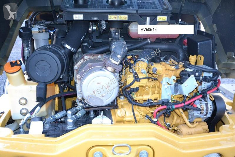 Nakladač Caterpillar 906 M