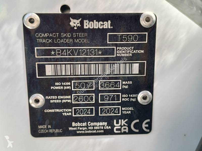 مُحمّلة Bobcat T590 Fourches et Godet inclus