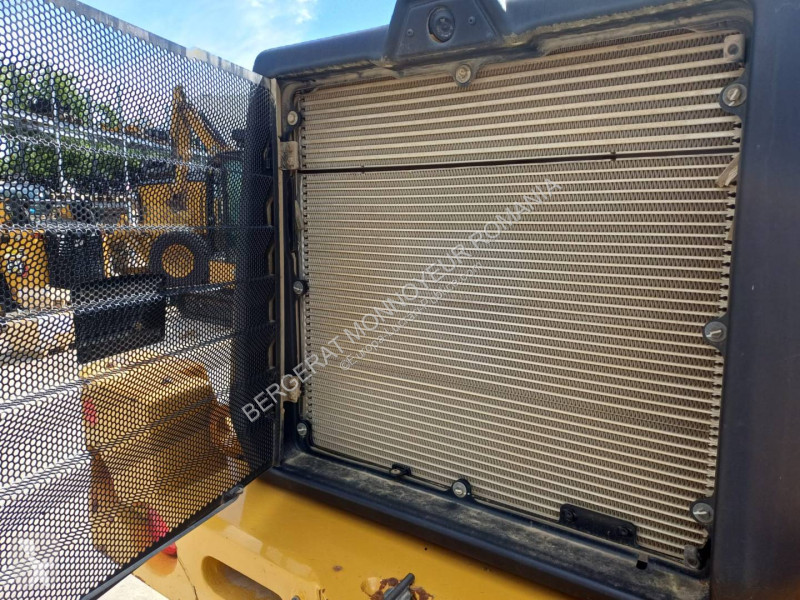 Nakladač Caterpillar 918M