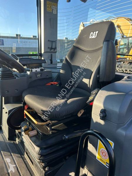 Nakladač Caterpillar only 625 hours, ac, 40 km/h