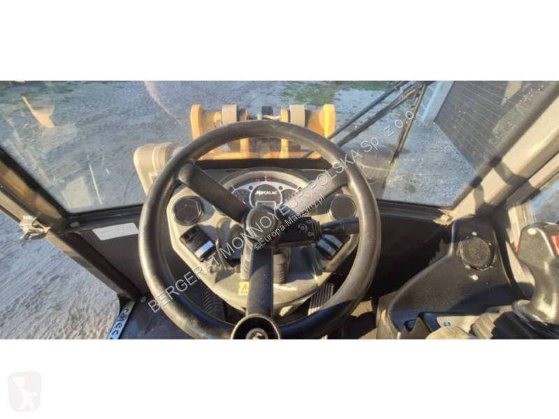 Nakladač Mecalac AX700