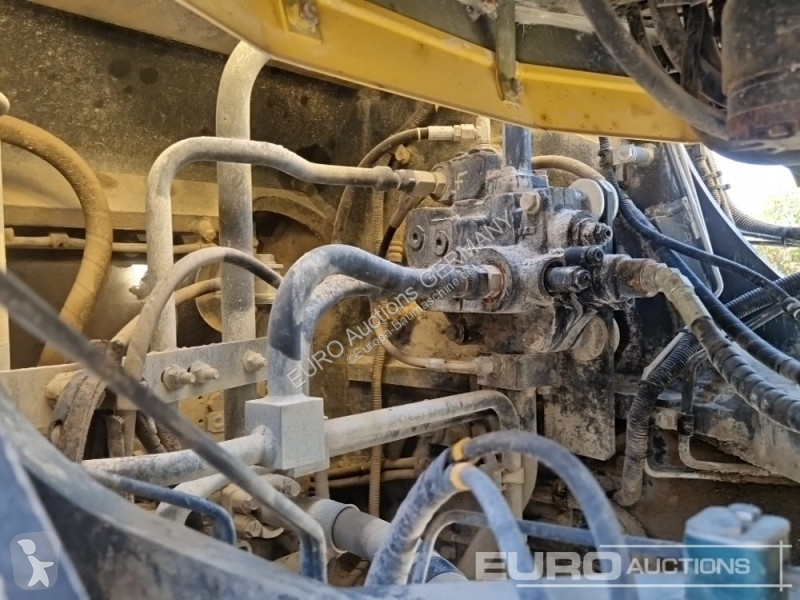 Nakladač Komatsu 8EO