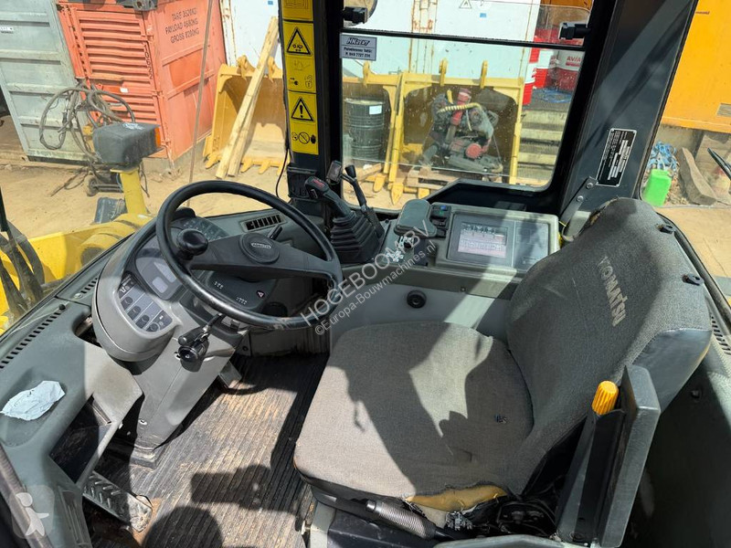 Nakladač Komatsu 2703