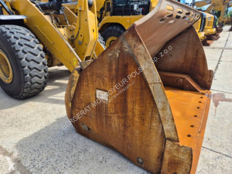 Nakladač Caterpillar 962-14