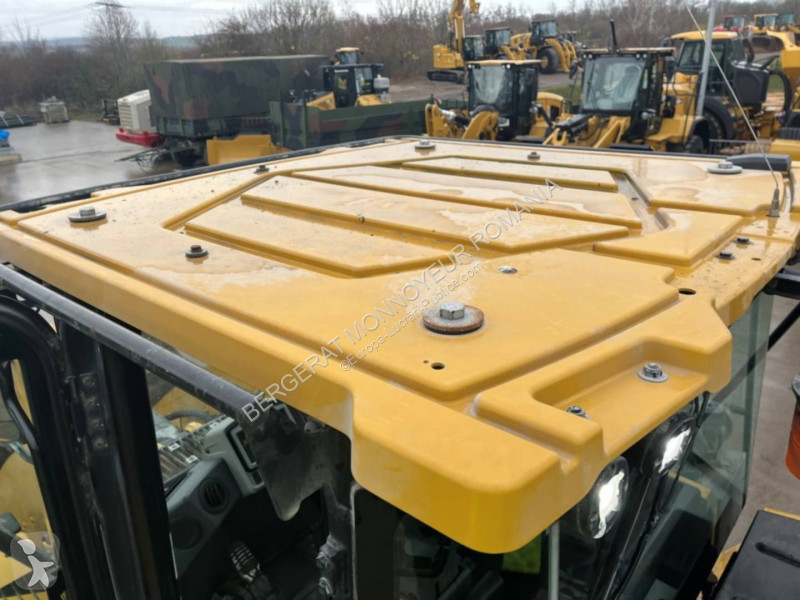 Nakladač Caterpillar 950M