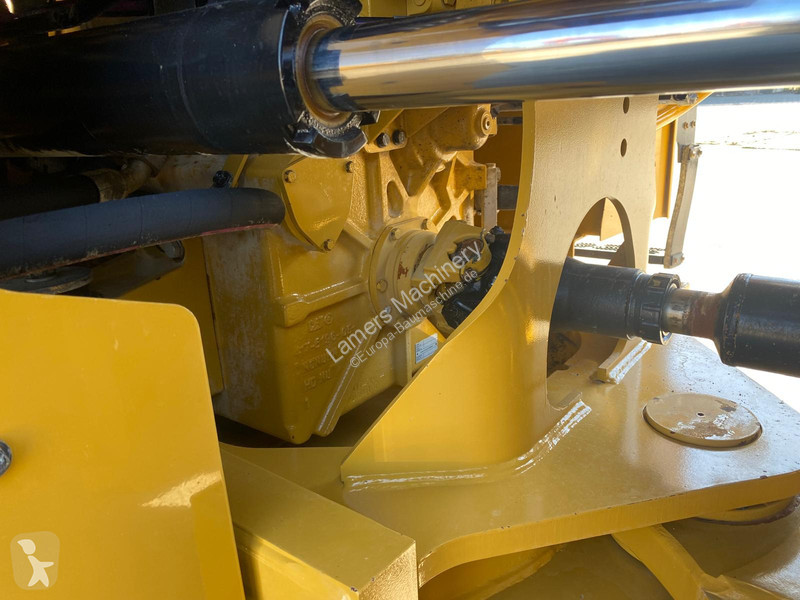 مُحمّلة Caterpillar 962 M .