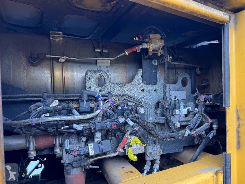 Nakladač Caterpillar 988 K 2018