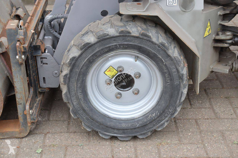 Фронтальный погрузчик Giant D254SW