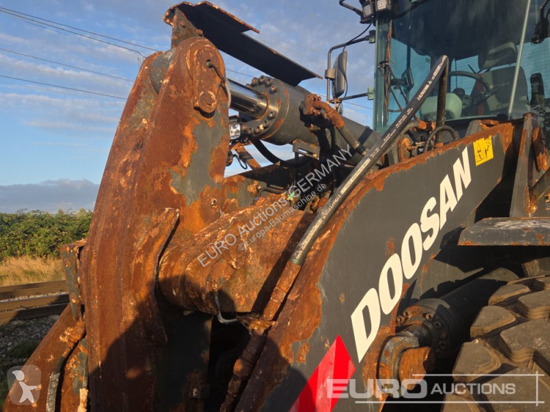 Doosan DL380-7 loader