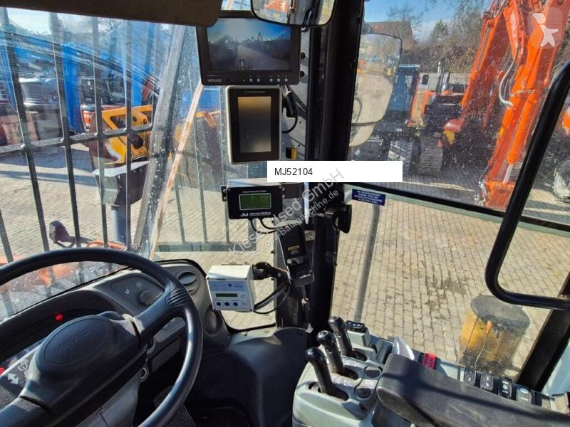 Навантажувач Hitachi 6