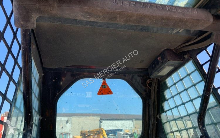 Shovel Bobcat