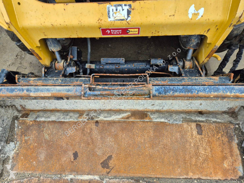 Навантажувач Caterpillar 232D