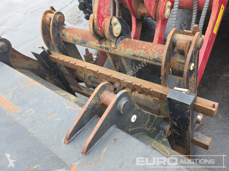 Nakladač Yanmar V100
