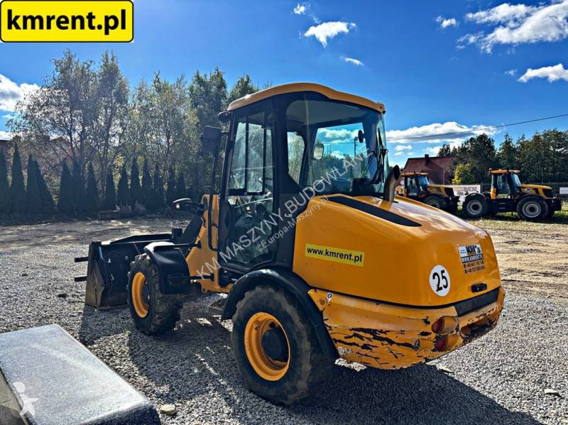 مُحمّلة JCB 406 B ŁADOWARKA KOŁOWA 2013R | |...
