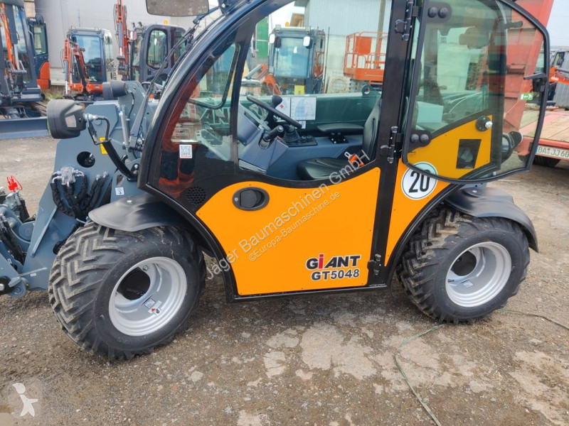 Pá carregadora  Giant GT 5048-- Netto 57900.--€