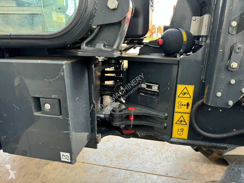 Pala Komatsu WA100M-8EO - New Tires