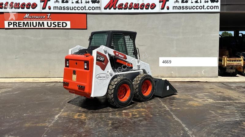 Shovel Bobcat
