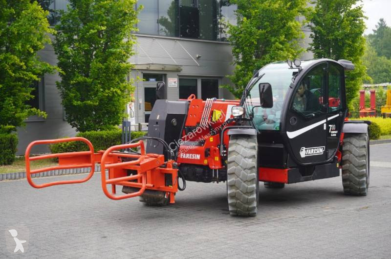 Încărcător telescopic Faresin-Haulotte 730C...