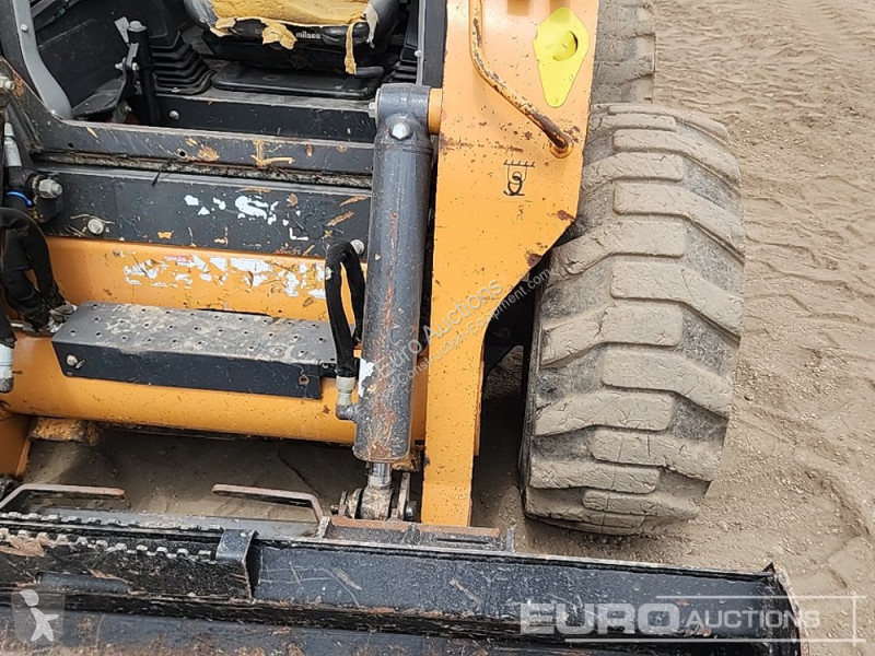 مُحمّلة Case SV340