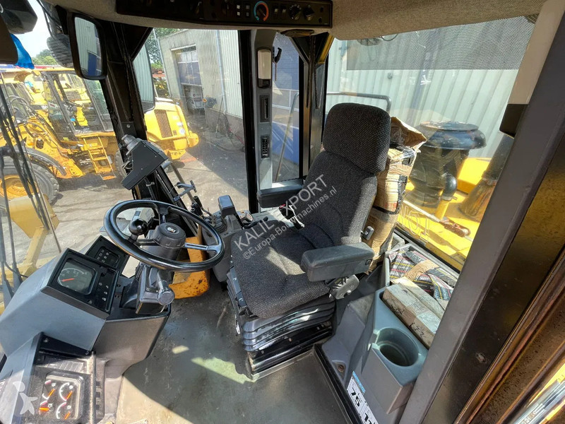 Incarcator Caterpillar 972G Serie Wheel Loader...