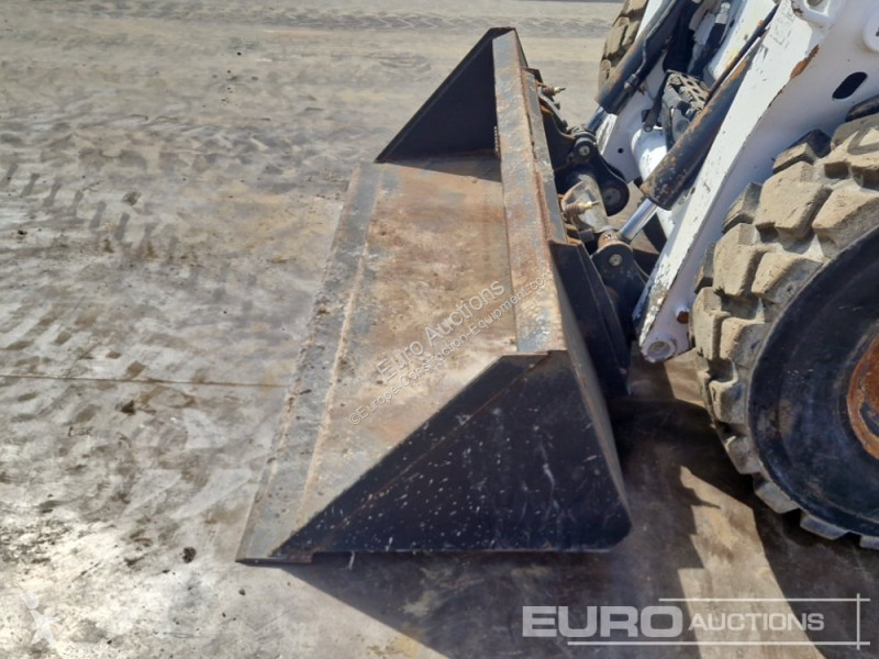 Shovel Bobcat S740