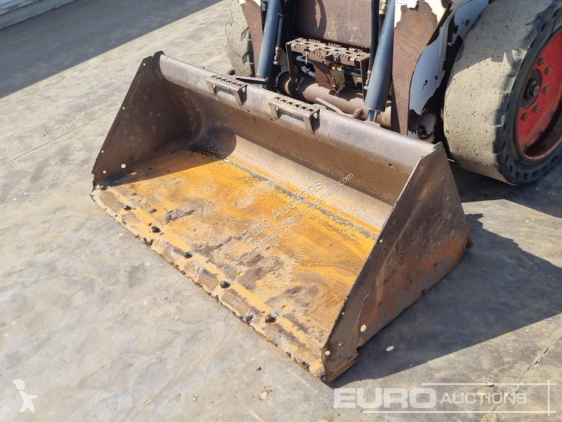 Shovel Bobcat S530