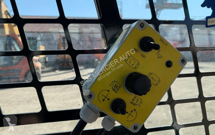 Shovel Bobcat chargeuse compacte sur chenilles...