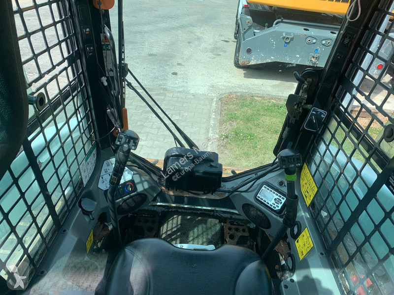 Shovel Bobcat NVT