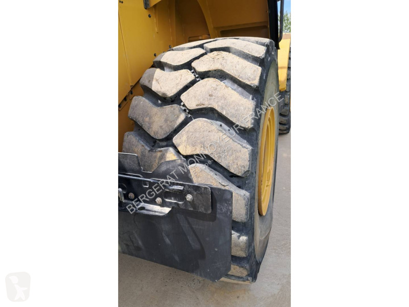 Nakladač Caterpillar 972M XE
