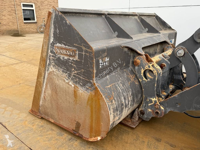 Nakladač Volvo L60H - Backup Camera / Quick...
