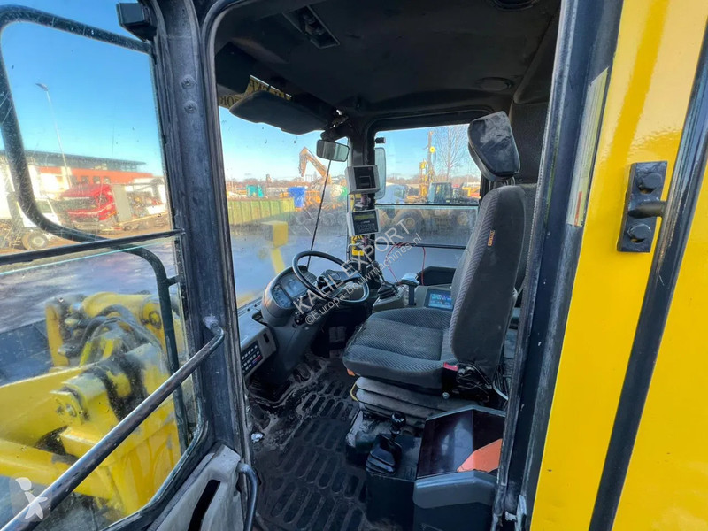 Nakladač Komatsu WA-420 Wheel Loader...