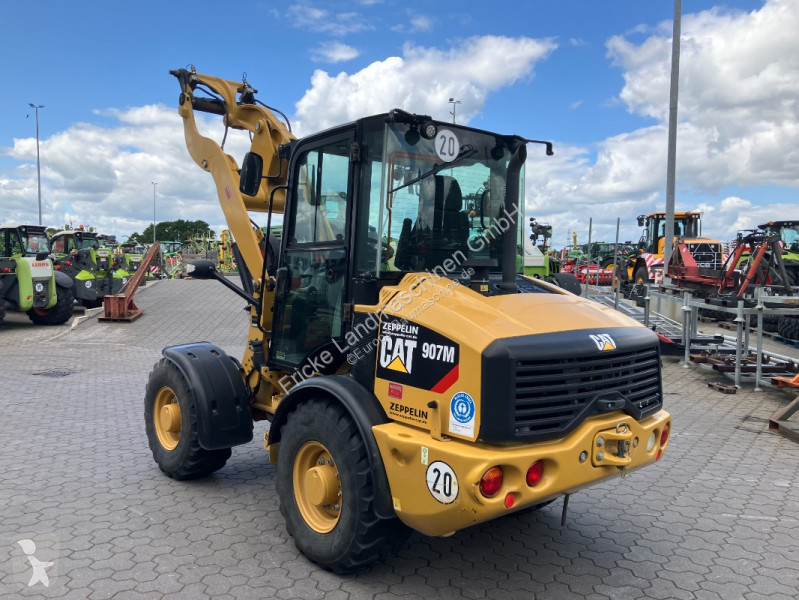 Nakladač Caterpillar  907