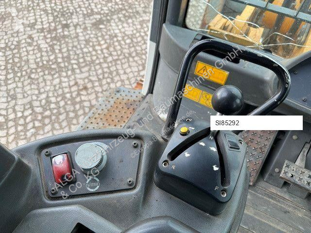 Nakladač Liebherr 636 Laderaupe, 4+1 Schaufel,...
