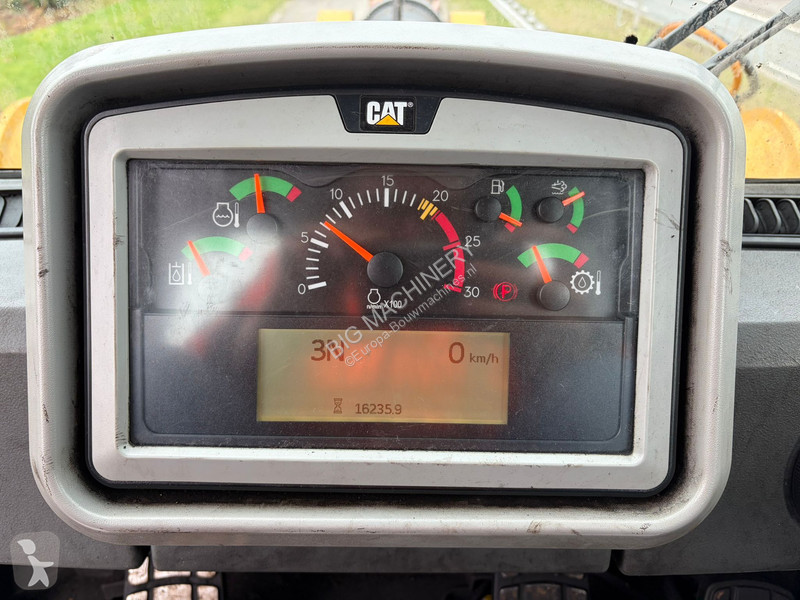 Nakladač Caterpillar 988K